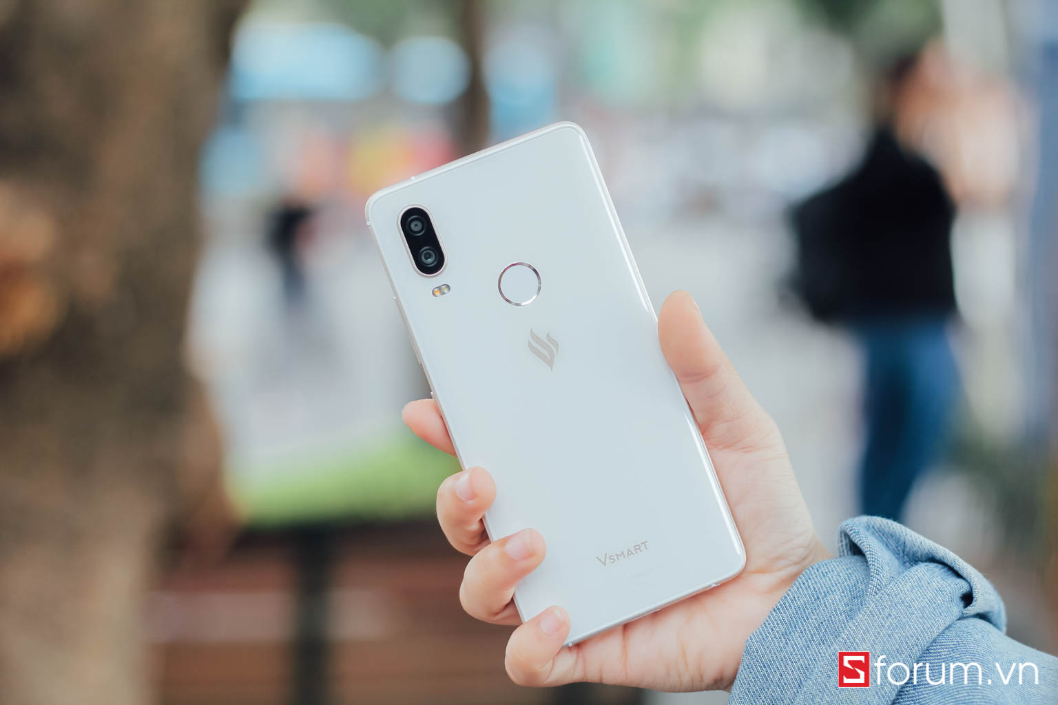 Vsmart Active 1 sở hữu thiết kế 2 mặt kính cao cấp