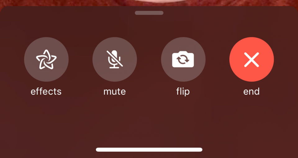 Sforum - Trang thông tin công nghệ mới nhất iOS-12.1.1-FaceTime-960x509 iOS 12.1.1 chính thức: FaceTime lật camera tiện hơn, hỗ trợ Live Photos, cải thiện Haptic Touch trên iPhone XR Sforum - Trang thông tin công nghệ mới nhất iOS-12.1.1-FaceTime-960x509 iOS 12.1.1 chính thức: FaceTime lật camera tiện hơn, hỗ trợ Live Photos, cải thiện Haptic Touch trên iPhone XR