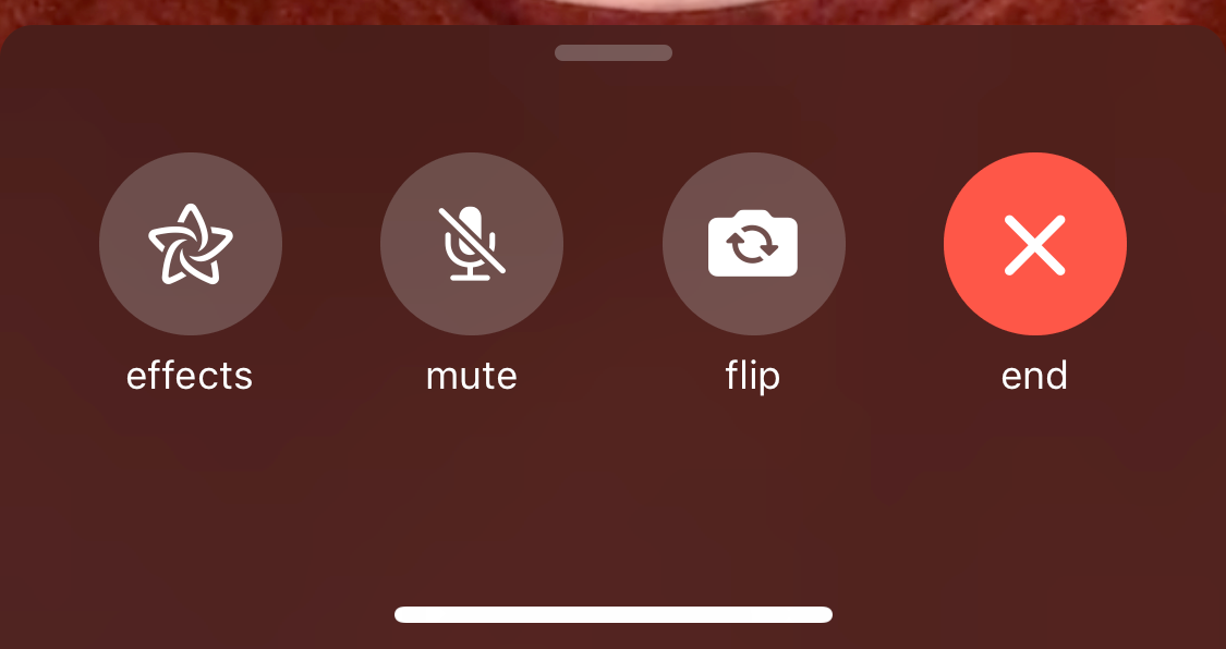 Chuyển đổi dễ dàng giữa 2 camera trong khi FaceTime