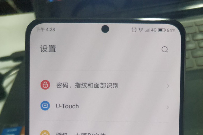 Lenovo Z5s lộ diện với màn hình 