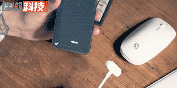 Sforum - Trang thông tin công nghệ mới nhất 5c49809b77ac6439272ae0b7_raw Cận cảnh Vivo APEX 2019: Smartphone "không lỗ" tiếp theo, không cổng sạc, không loa, không phím bấm, không camera selfie, RAM 12GB Sforum - Trang thông tin công nghệ mới nhất 5c49809b77ac6439272ae0b7_raw Cận cảnh Vivo APEX 2019: Smartphone "không lỗ" tiếp theo, không cổng sạc, không loa, không phím bấm, không camera selfie, RAM 12GB
