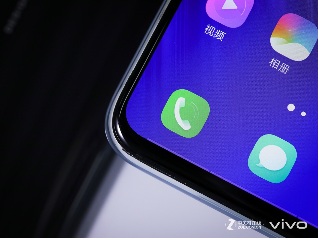 Sforum - Trang thông tin công nghệ mới nhất ChMkJ1xJeCOIAqrsAAUNUaKrVOoAAujogO-5hoABQ1p163 Vivo APEX 2019 ra mắt: Smartphone tiếp theo với thiết kế "không lỗ", Snapdragon 855, RAM 12GB, hỗ trợ 5G Sforum - Trang thông tin công nghệ mới nhất ChMkJ1xJeCOIAqrsAAUNUaKrVOoAAujogO-5hoABQ1p163 Vivo APEX 2019 ra mắt: Smartphone tiếp theo với thiết kế "không lỗ", Snapdragon 855, RAM 12GB, hỗ trợ 5G