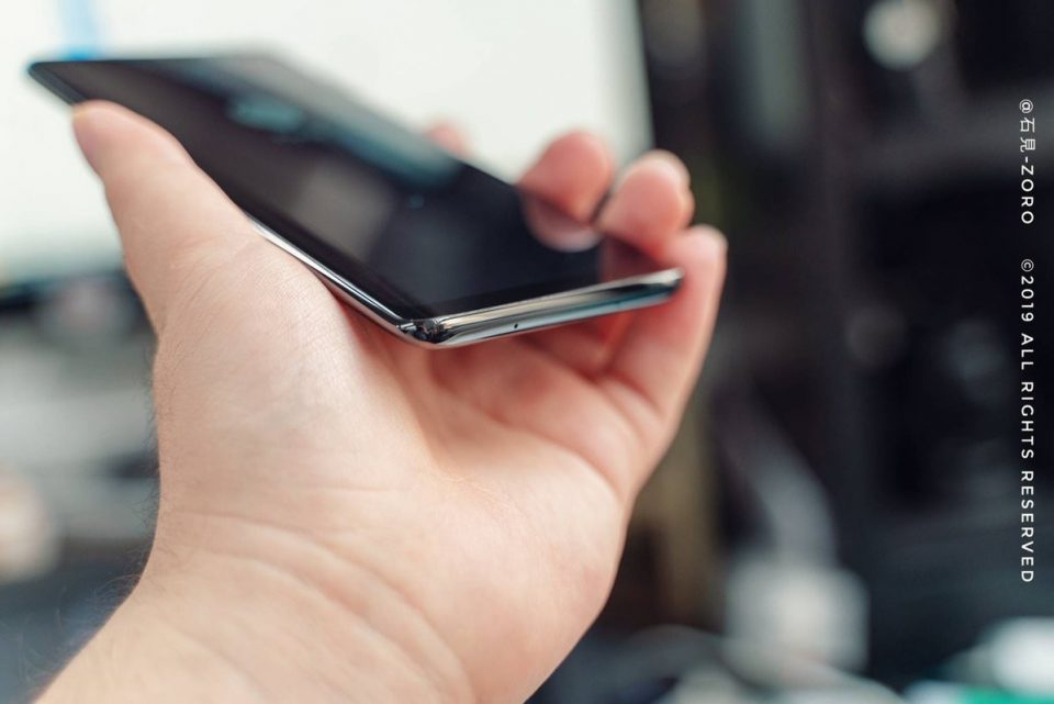 Sforum - Trang thông tin công nghệ mới nhất Meizu-Zero-5-960x641 Cận cảnh Meizu Zero: Smartphone có thiết kế "không lỗ" đầu tiên trên thế giới Sforum - Trang thông tin công nghệ mới nhất Meizu-Zero-5-960x641 Cận cảnh Meizu Zero: Smartphone có thiết kế "không lỗ" đầu tiên trên thế giới
