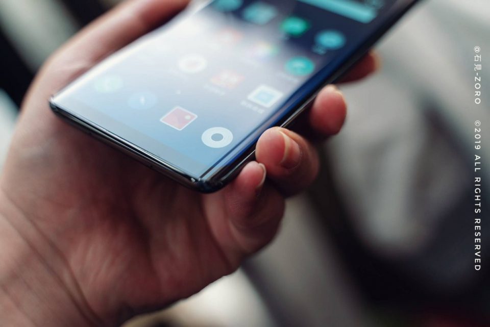 Sforum - Trang thông tin công nghệ mới nhất Meizu-Zero-6-960x641 Cận cảnh Meizu Zero: Smartphone có thiết kế "không lỗ" đầu tiên trên thế giới Sforum - Trang thông tin công nghệ mới nhất Meizu-Zero-6-960x641 Cận cảnh Meizu Zero: Smartphone có thiết kế "không lỗ" đầu tiên trên thế giới