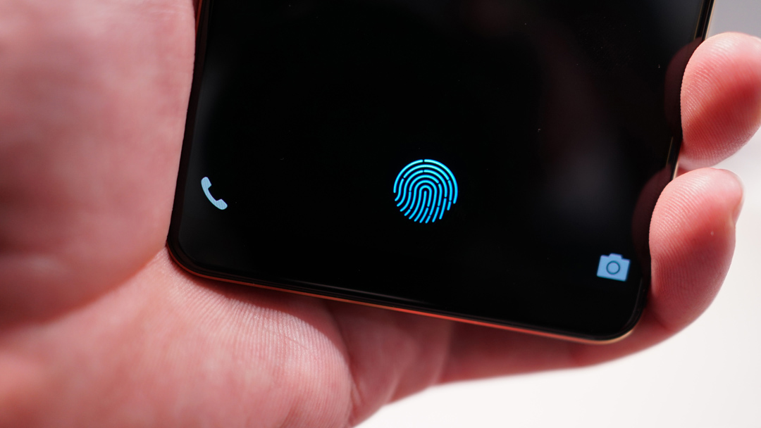 Sforum - Trang thông tin công nghệ mới nhất Synaptics-Clear-ID-FS9500-fingerprint-sensor-Vivo-hand Samsung Galaxy S10: “Kẻ giành lại được hào quang mới là người chiến thắng thực sự”  