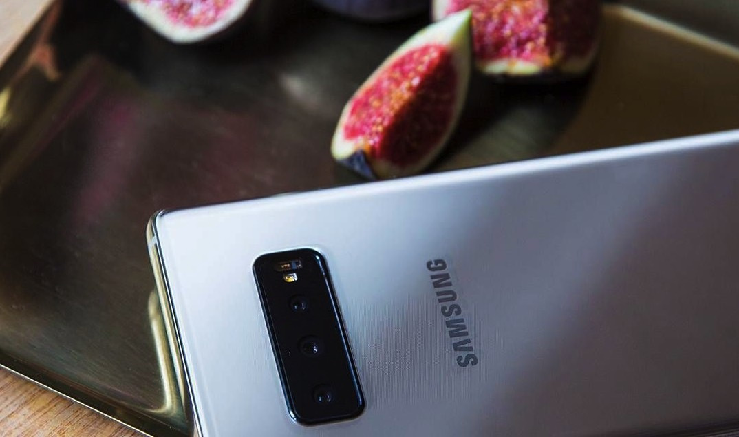 Sforum - Trang thông tin công nghệ mới nhất galaxy-s10-plus-leaked-photo-2 Samsung Galaxy S10: “Kẻ giành lại được hào quang mới là người chiến thắng thực sự”  