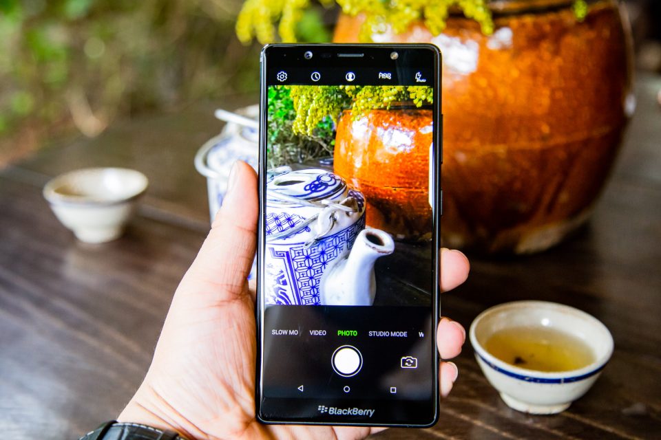 Sforum - Trang thông tin công nghệ mới nhất blackberry-evolve-38-960x640 BlackBerry Evolve sắp sửa được bán chính hãng tại Việt Nam? Sforum - Trang thông tin công nghệ mới nhất blackberry-evolve-38-960x640 BlackBerry Evolve sắp sửa được bán chính hãng tại Việt Nam?