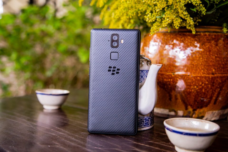 Sforum - Trang thông tin công nghệ mới nhất blackberry-evolve-42-960x640 BlackBerry Evolve sắp sửa được bán chính hãng tại Việt Nam? Sforum - Trang thông tin công nghệ mới nhất blackberry-evolve-42-960x640 BlackBerry Evolve sắp sửa được bán chính hãng tại Việt Nam?