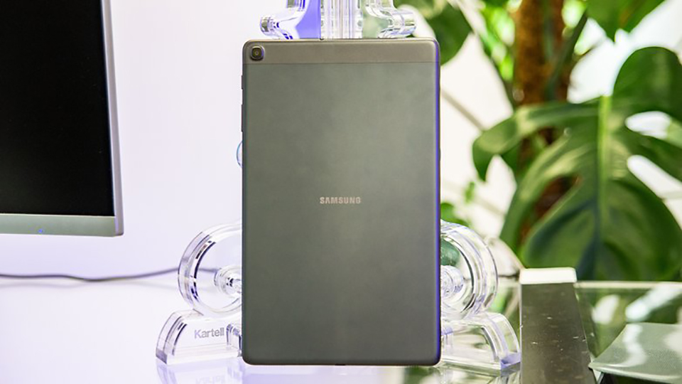 Sforum - Trang thông tin công nghệ mới nhất samsung-galaxy-tab-a-back-w782 Galaxy Tab A 10.1 (2019) ra mắt: Màn hình 10.1 inch, Exynos 7904, chạy Android 9, giá 5.5 triệu 