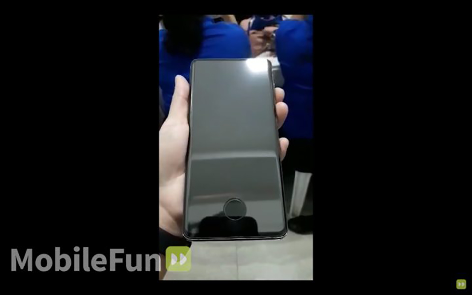 Sforum - Trang thông tin công nghệ mới nhất video-tren-tay-Galaxy-S10-1 [Video] Trên tay Galaxy S10 Plus với thiết kế 