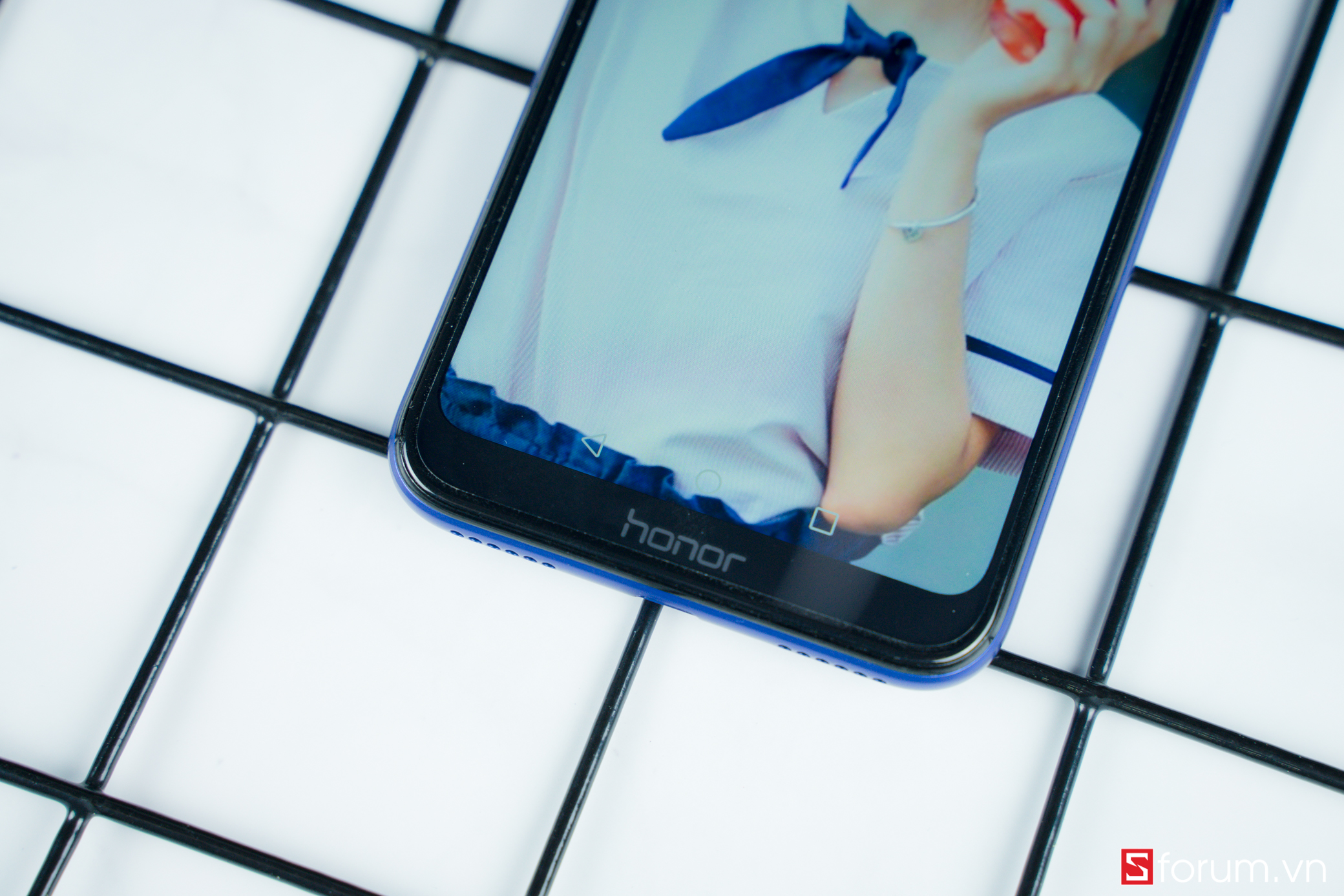 Sforum - Trang thông tin công nghệ mới nhất DSC5247 Trên tay Honor 8A: Thiết kế trẻ trung, màn hình giọt nước, cấu hình đủ dùng, giá chỉ hơn 2 triệu Sforum - Trang thông tin công nghệ mới nhất DSC5247 Trên tay Honor 8A: Thiết kế trẻ trung, màn hình giọt nước, cấu hình đủ dùng, giá chỉ hơn 2 triệu