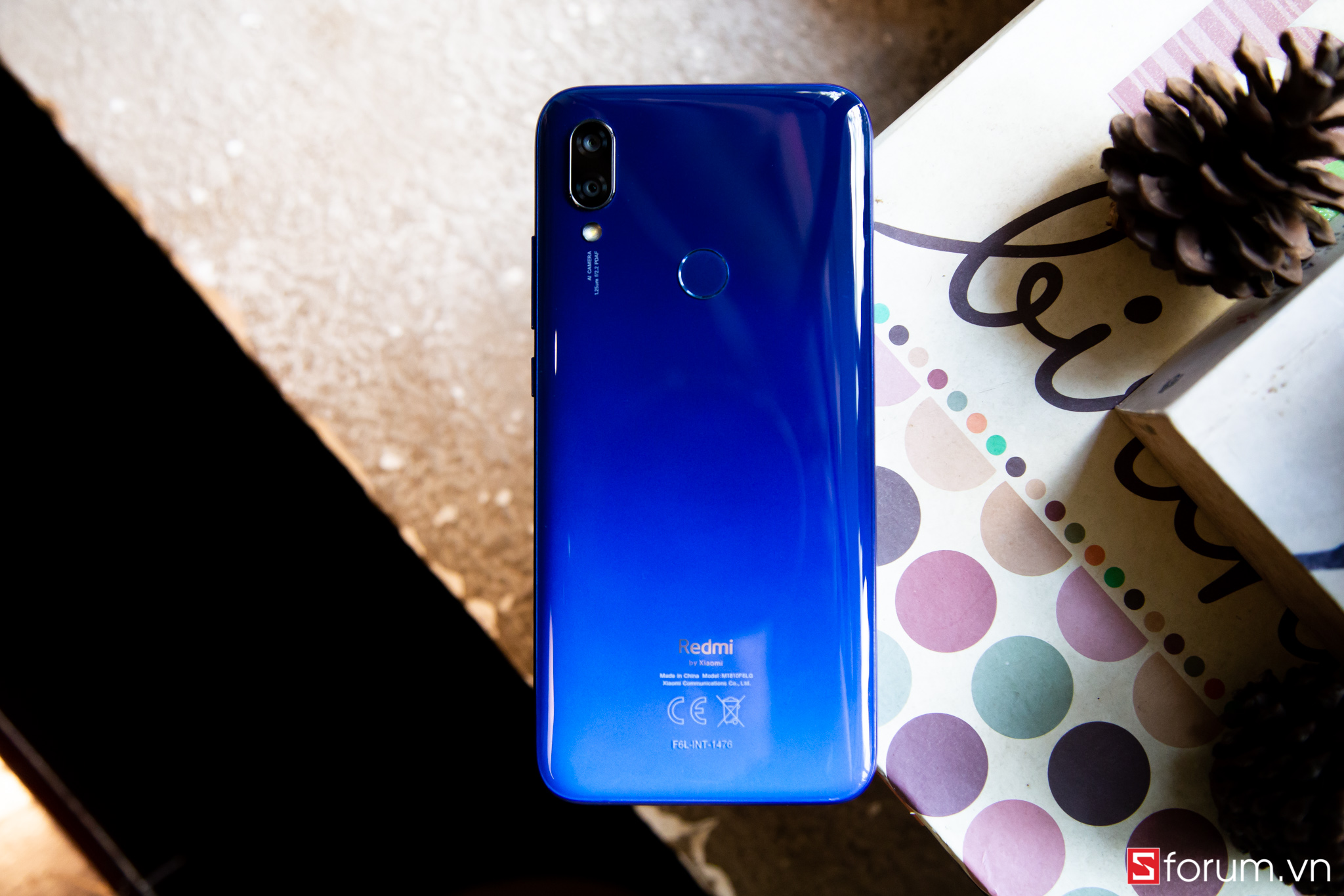 Sforum - Trang thÃ´ng tin cÃ´ng nghá» má»i nháº¥t Xiaomi-Redmi-7-sforum-2 TrÃªn tay Xiaomi Redmi 7: ThÃªm má»t smartphone âquá»c dÃ¢nâ má»i trong phÃ¢n khÃºc giÃ¡ ráº»!? 