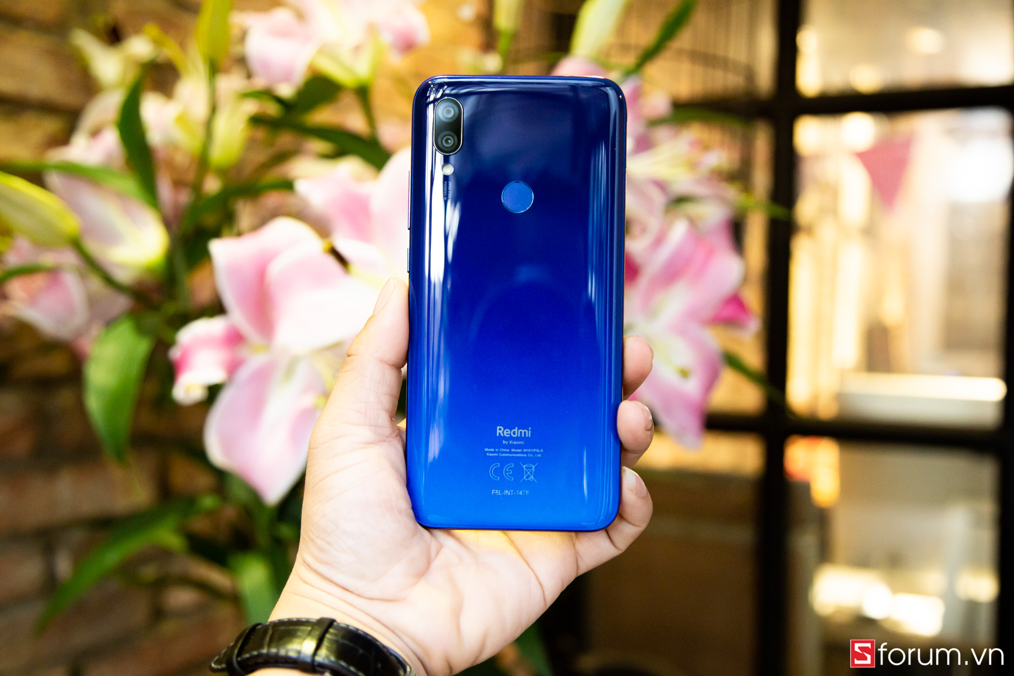 Sforum - Trang thÃ´ng tin cÃ´ng nghá» má»i nháº¥t Xiaomi-Redmi-7-sforum-6 TrÃªn tay Xiaomi Redmi 7: ThÃªm má»t smartphone âquá»c dÃ¢nâ má»i trong phÃ¢n khÃºc giÃ¡ ráº»!? 