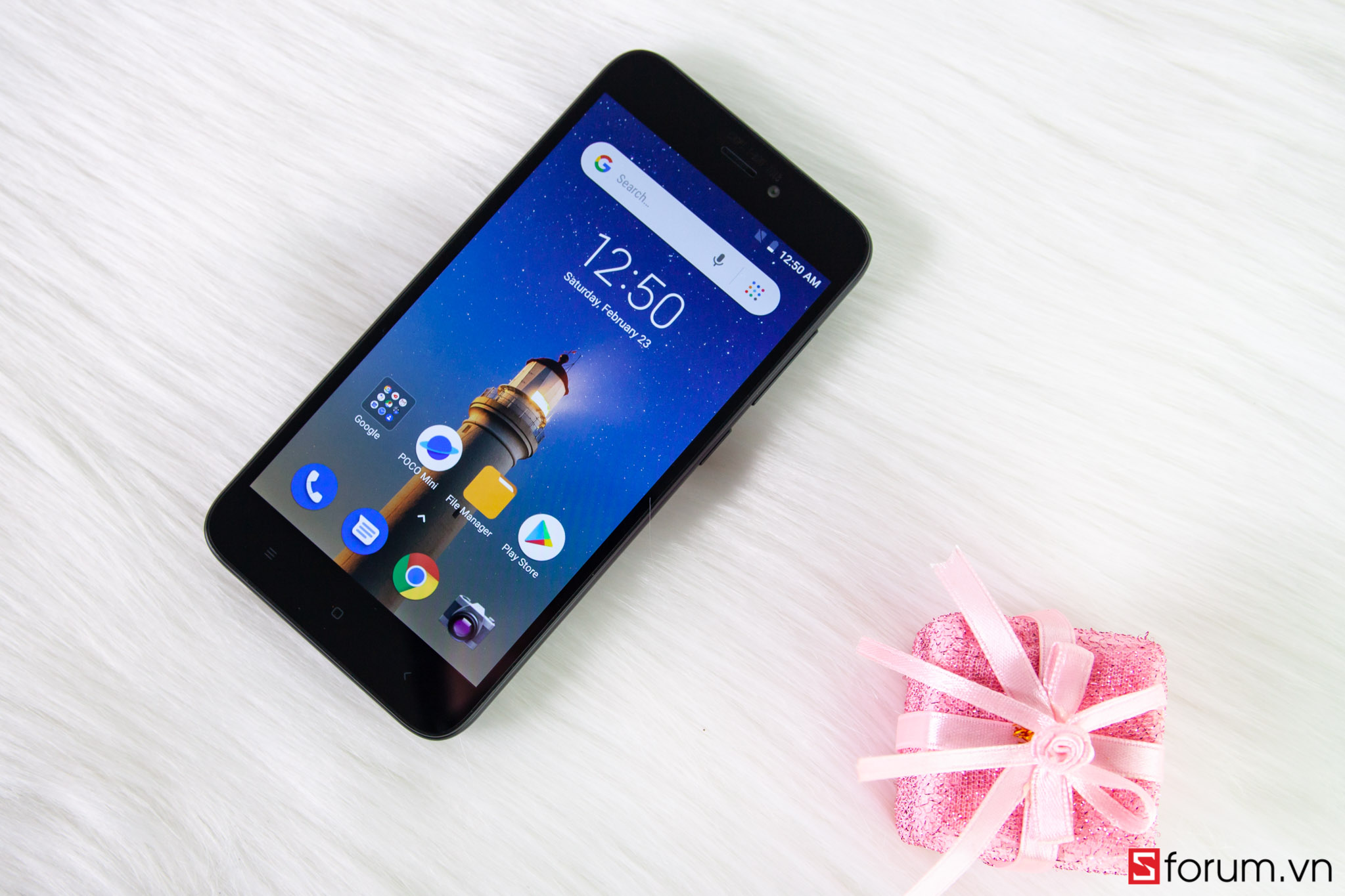 Sforum - Trang thÃ´ng tin cÃ´ng nghá» má»i nháº¥t Xiaomi-redmi-go-4 TrÃªn tay Redmi Go: RAM 1GB, ROM 8GB, Snapdragon 425, mÃn hÃ¬nh 5 inch HD, giÃ¡ khoáº£ng 1.79 triá»u 