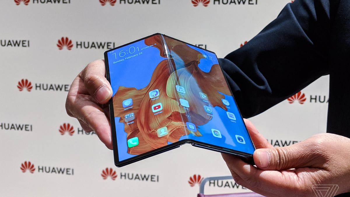 Sforum - Trang thông tin công nghệ mới nhất matex CEO Huawei thẳng thắn chê bai thiết kế của Samsung Galaxy Fold 