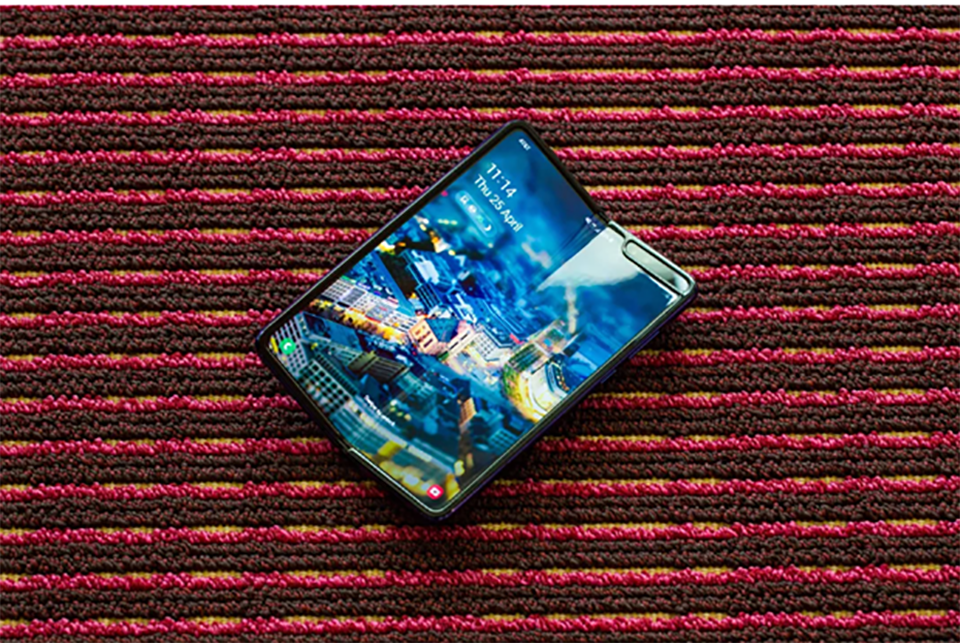 Sforum - Trang thông tin công nghệ mới nhất galaxy-fold Samsung cho biết họ chưa thể xác nhận ngày lên kệ của siêu phẩm màn hình gập Galaxy Fold Sforum - Trang thông tin công nghệ mới nhất galaxy-fold Samsung cho biết họ chưa thể xác nhận ngày lên kệ của siêu phẩm màn hình gập Galaxy Fold