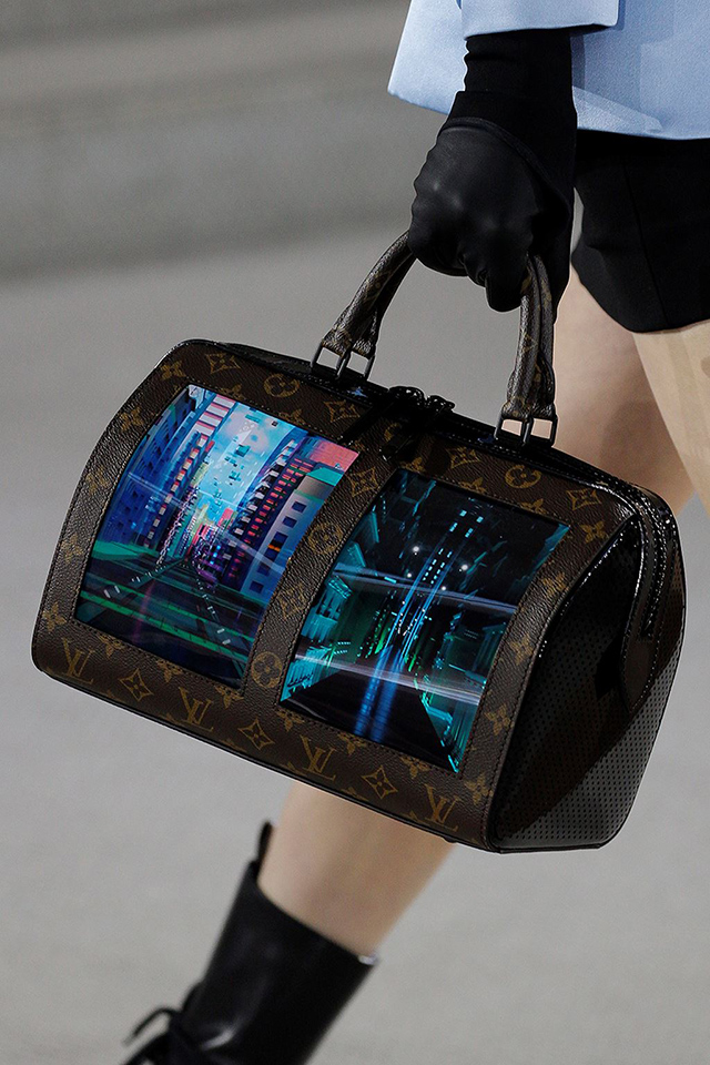 Sforum - Trang thông tin công nghệ mới nhất louis-vuitton-3 Louis Vuitton kết hợp cùng Royole sản xuất túi xách tích hợp cả màn hình OLED cong cực chất Sforum - Trang thông tin công nghệ mới nhất louis-vuitton-3 Louis Vuitton kết hợp cùng Royole sản xuất túi xách tích hợp cả màn hình OLED cong cực chất