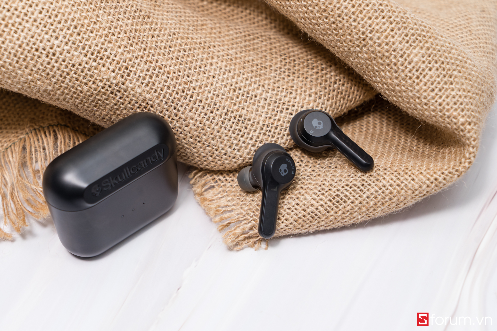 Sforum - Trang thông tin công nghệ mới nhất CPS-Skullcandy-Indy-21 Mở hộp Skullcandy Indy: Thiết kế tương tự AirPods, kháng nước IP55, giá chỉ hơn 2 triệu 