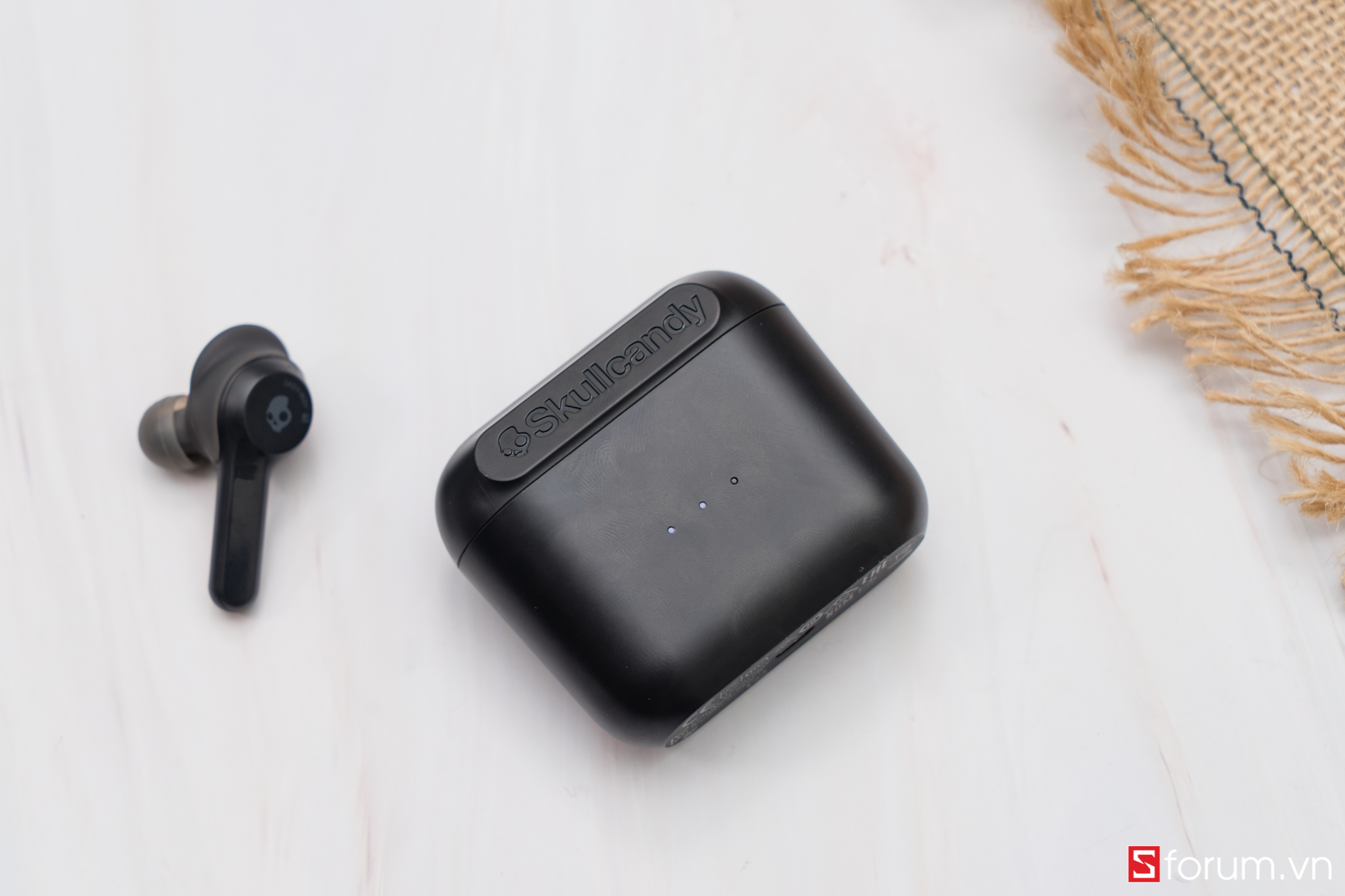 Sforum - Trang thông tin công nghệ mới nhất CPS-Skullcandy-Indy-46 Mở hộp Skullcandy Indy: Thiết kế tương tự AirPods, kháng nước IP55, giá chỉ hơn 2 triệu 