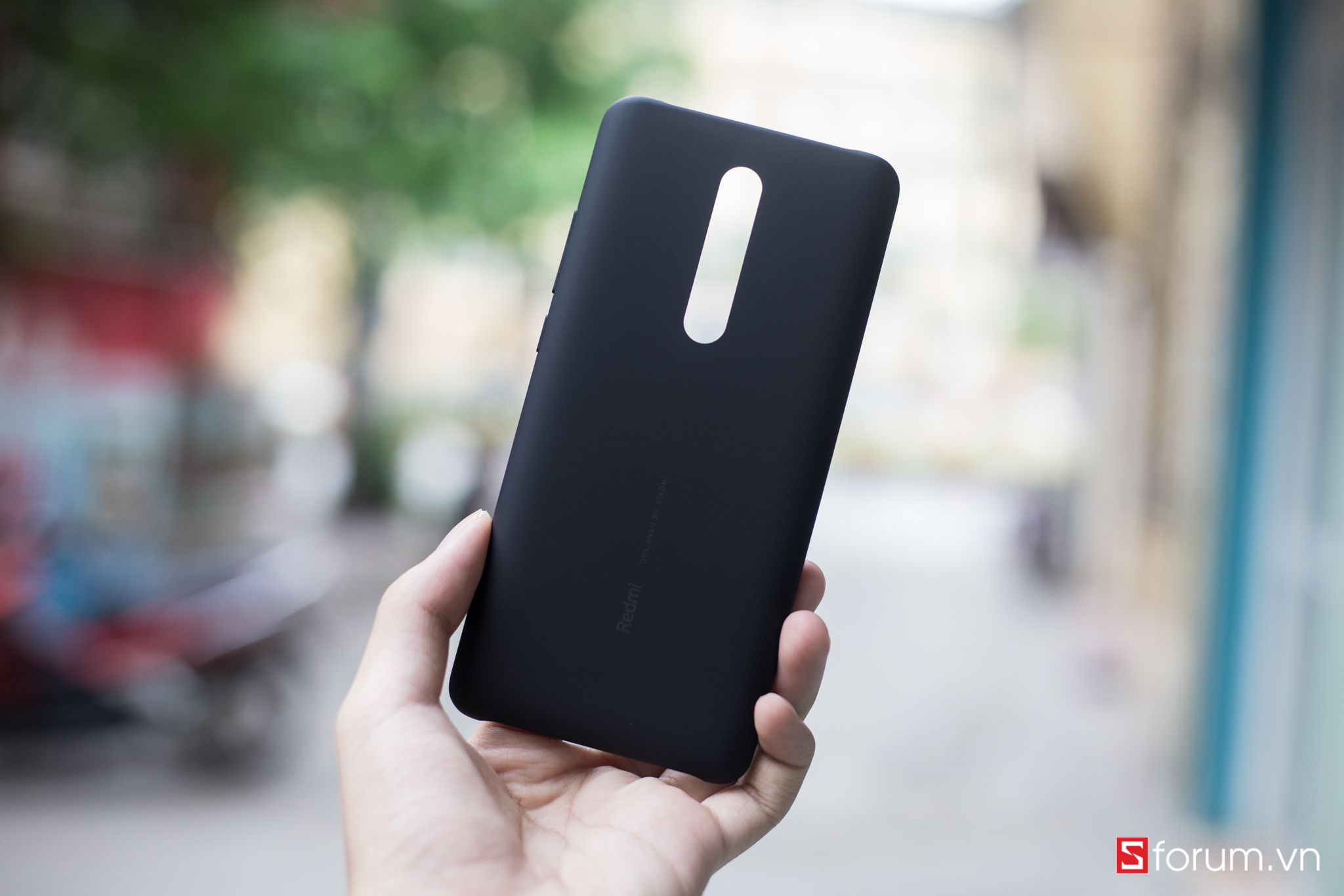 Redmi K20 Pro cũng đi kèm một ốp lưng bằng nhựa
