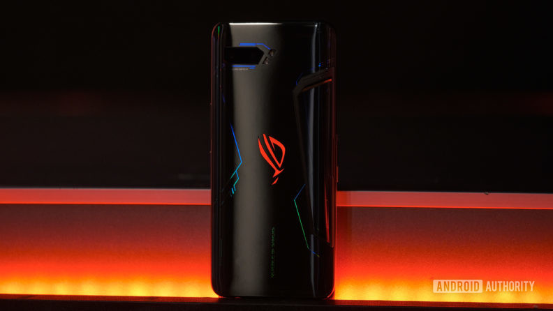 ASUS ROG Phone 2: Smartphone gaming với Snapdragon 855 Plus, pin 6000mAh