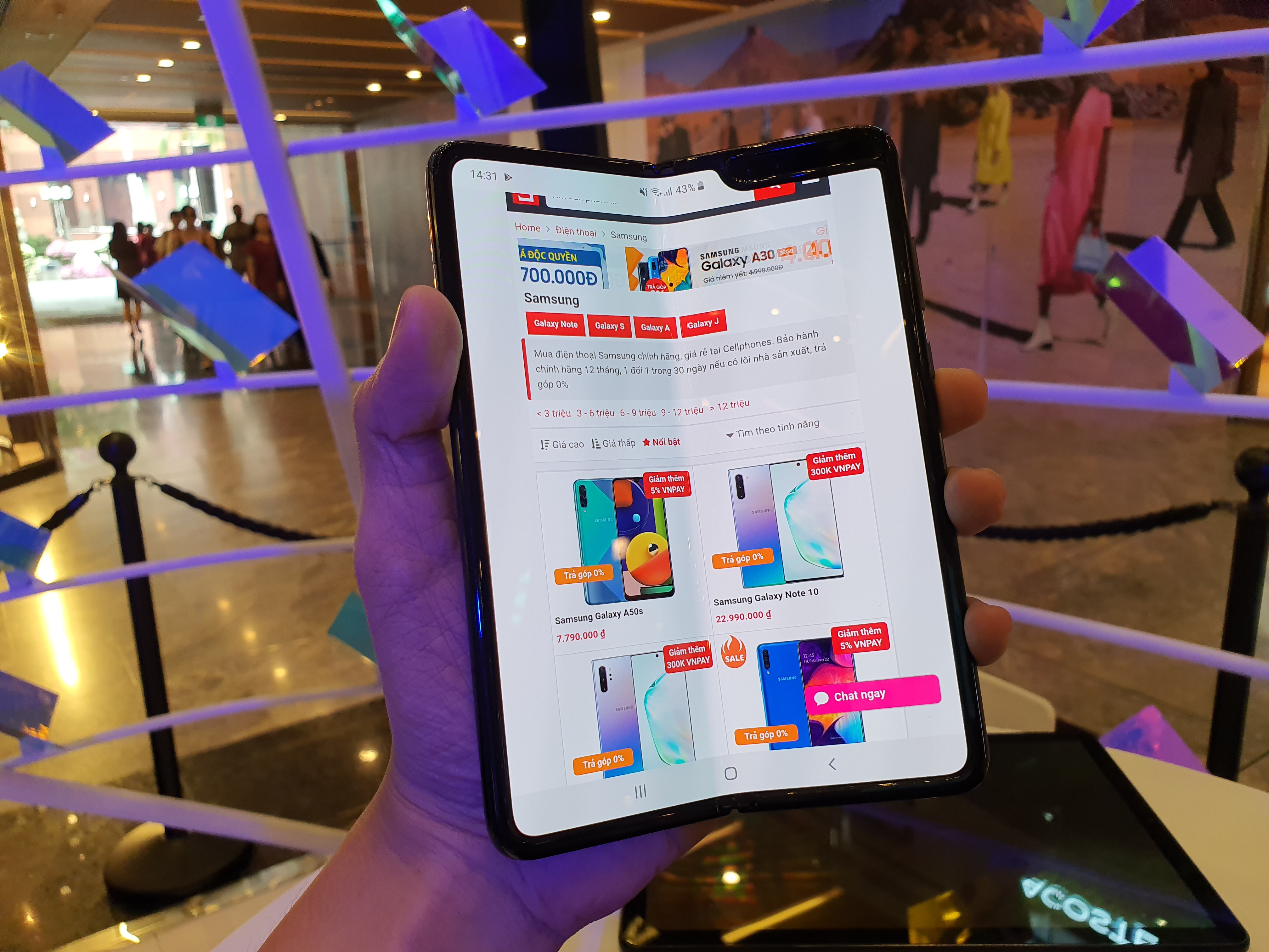 Sforum - Trang thông tin công nghệ mới nhất 20190919_143140 Trên tay Galaxy Fold: Màn hình Sforum - Trang thông tin công nghệ mới nhất 20190919_143140 Trên tay Galaxy Fold: Màn hình
