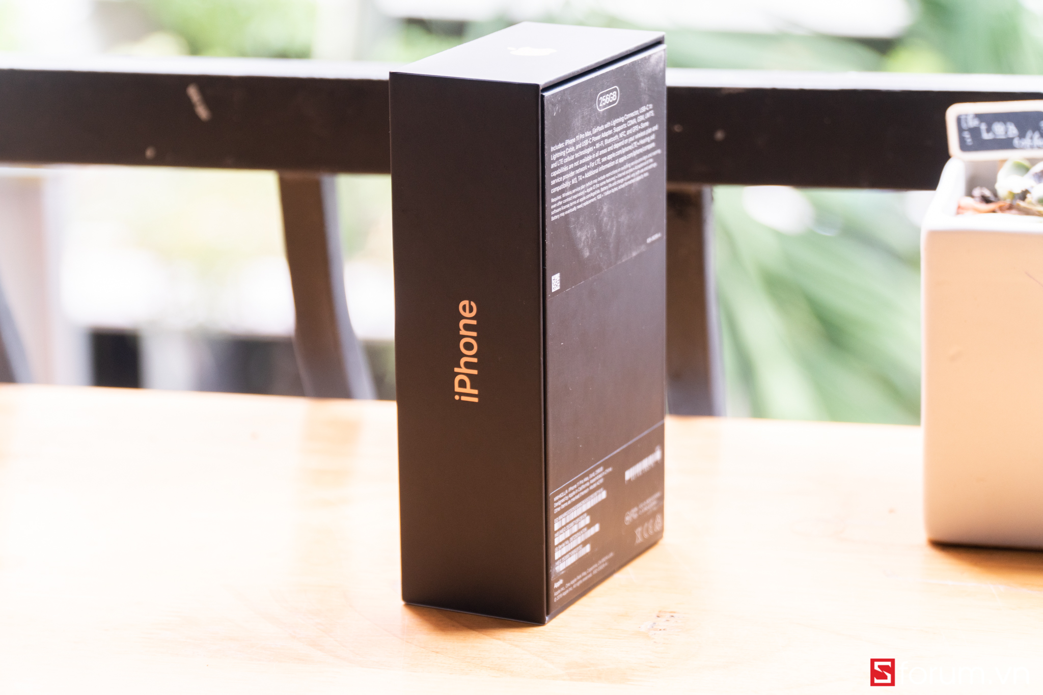 Sforum - Trang thông tin công nghệ mới nhất DSC09307 Mở hộp và soi nhanh iPhone 11 Pro Max tại VN: Tưởng không đẹp nhưng đẹp không tưởng! 