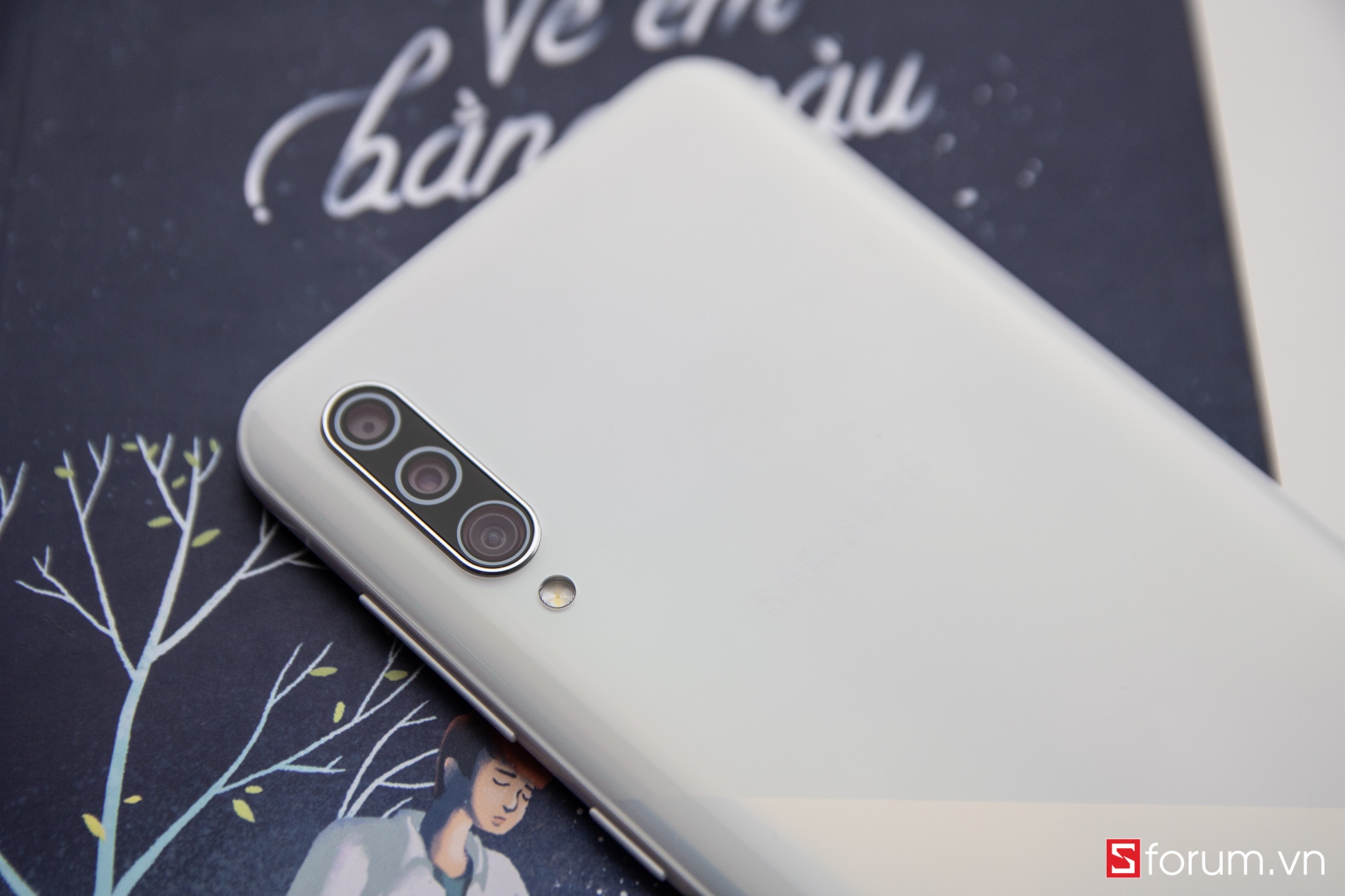 Sforum - Trang thông tin công nghệ mới nhất Galaxy-A30s-3 Mở hộp và trên tay Galaxy A30s: Màn hình AMOLED HD+, RAM 4GB, pin 4000mAh sạc nhanh, giá 6.3 triệu