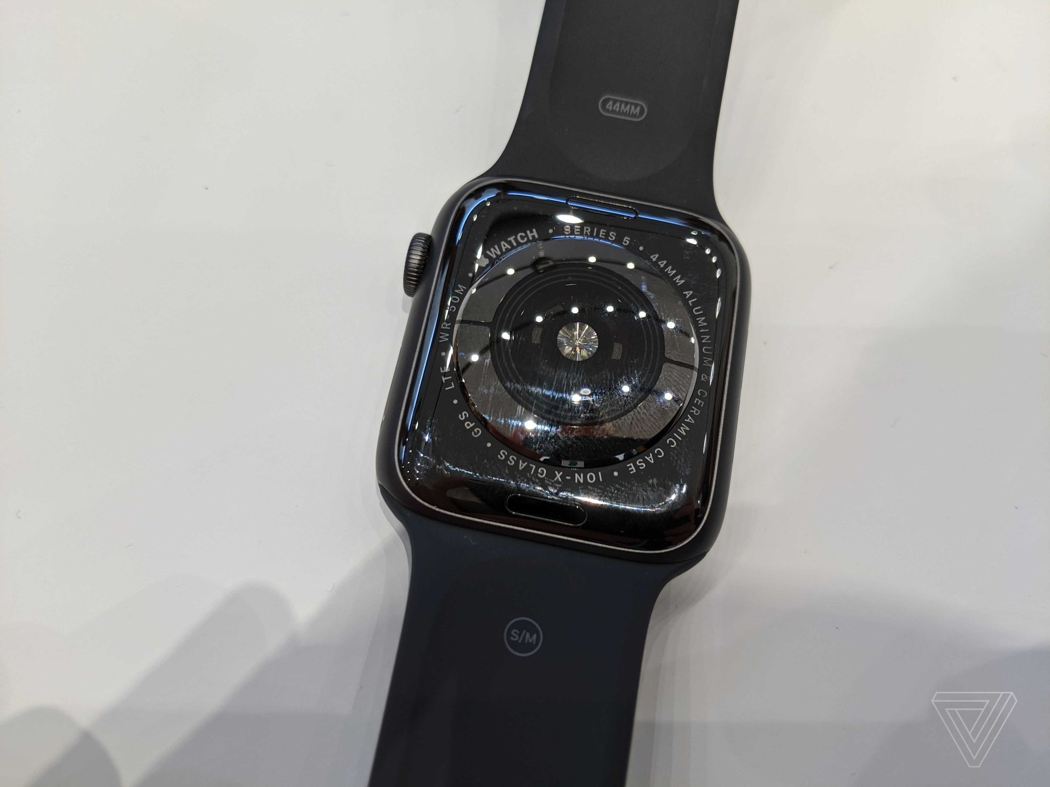 Sforum - Trang thông tin công nghệ mới nhất MVIMG_20190910_114857_result_1 Trên tay Apple Watch Series 5: Màn hình Always-On công nghệ 1Hz, tuỳ chọn titanium và gốm, giá từ 399 đô Sforum - Trang thông tin công nghệ mới nhất MVIMG_20190910_114857_result_1 Trên tay Apple Watch Series 5: Màn hình Always-On công nghệ 1Hz, tuỳ chọn titanium và gốm, giá từ 399 đô