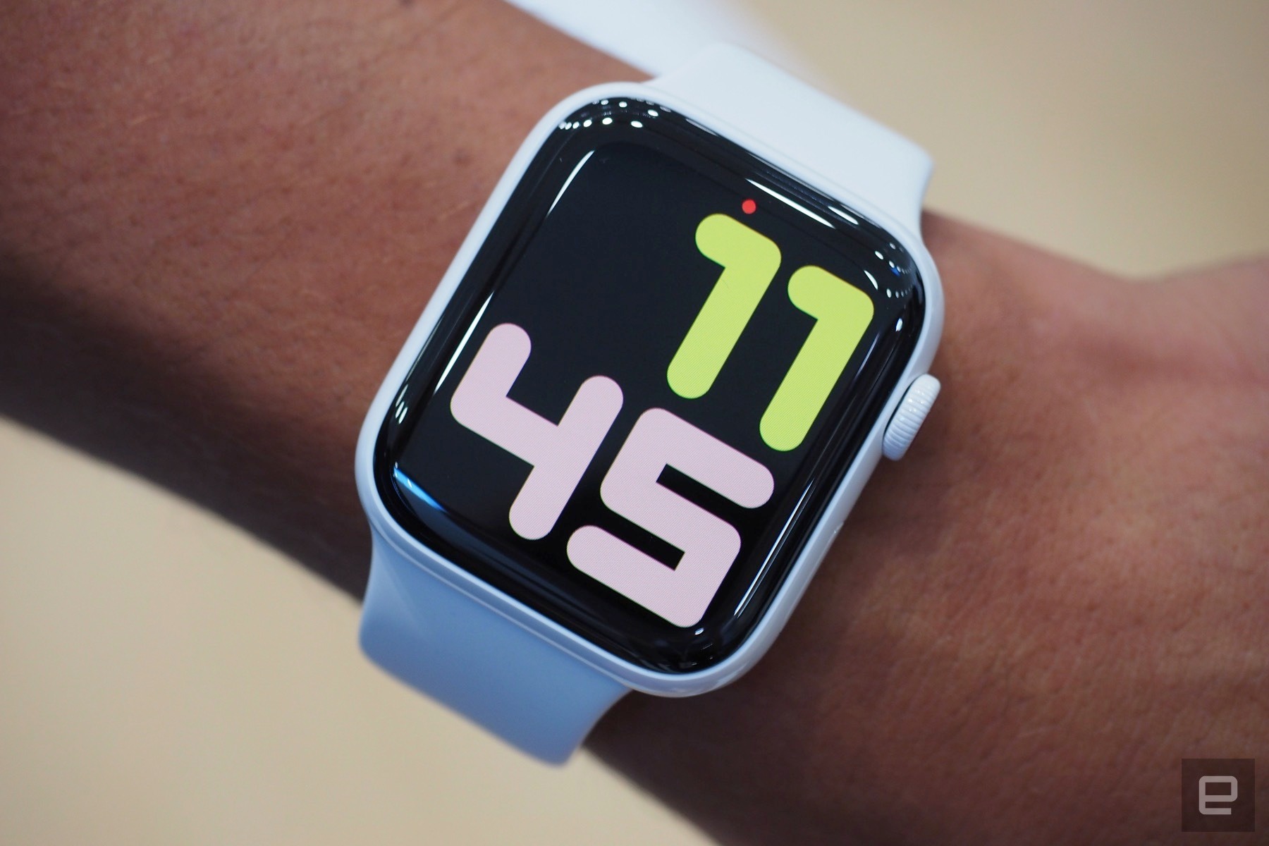 Sforum - Trang thông tin công nghệ mới nhất apple-watch-1 Trên tay Apple Watch Series 5: Màn hình Always-On công nghệ 1Hz, tuỳ chọn titanium và gốm, giá từ 399 đô Sforum - Trang thông tin công nghệ mới nhất apple-watch-1 Trên tay Apple Watch Series 5: Màn hình Always-On công nghệ 1Hz, tuỳ chọn titanium và gốm, giá từ 399 đô