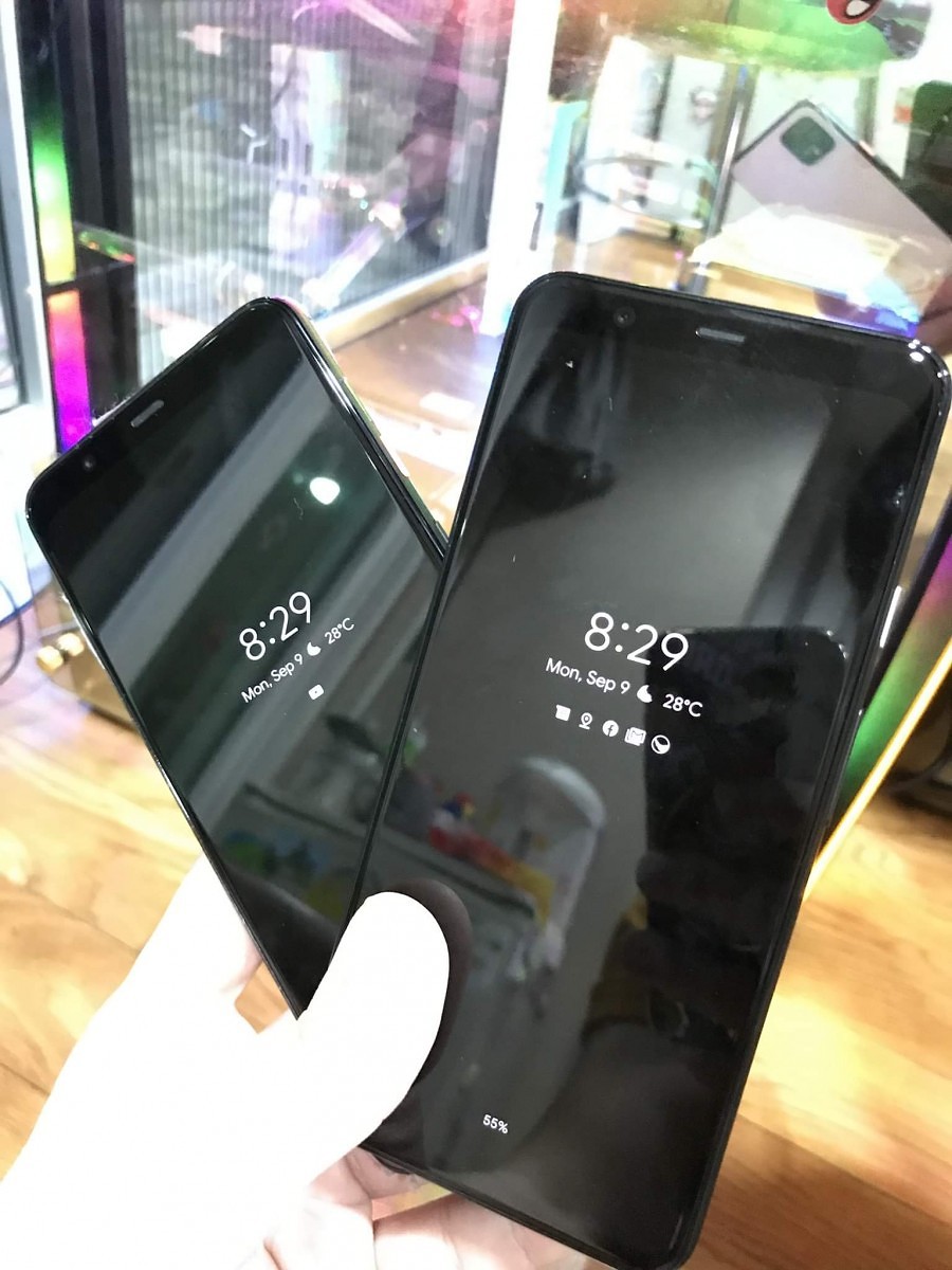 Sforum - Trang thông tin công nghệ mới nhất pixel4-5 Pixel 4 XL màu Trắng và Đen cùng xuất hiện trên tay người dùng 