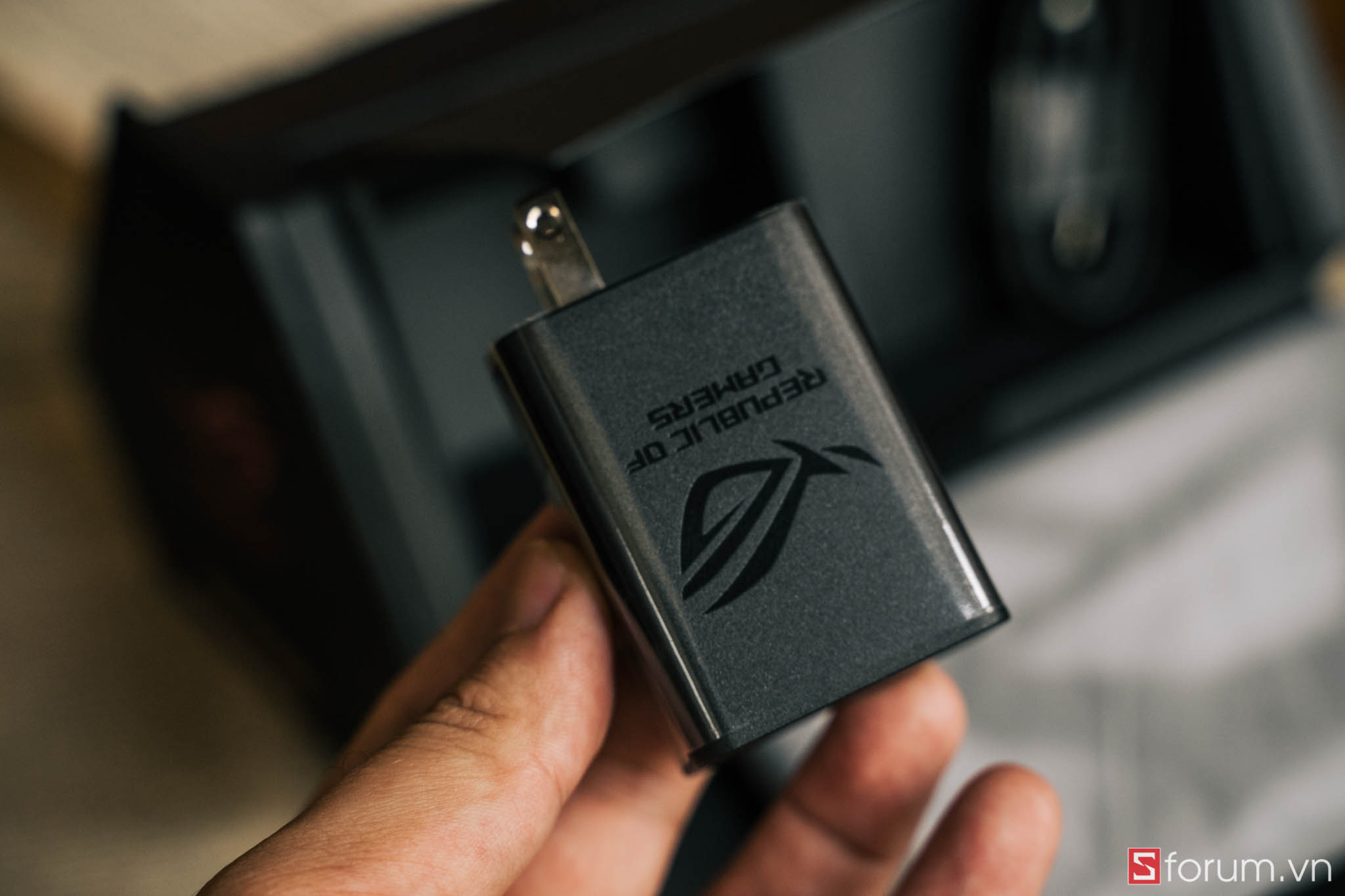 Mở hộp Asus ROG Phone 2
