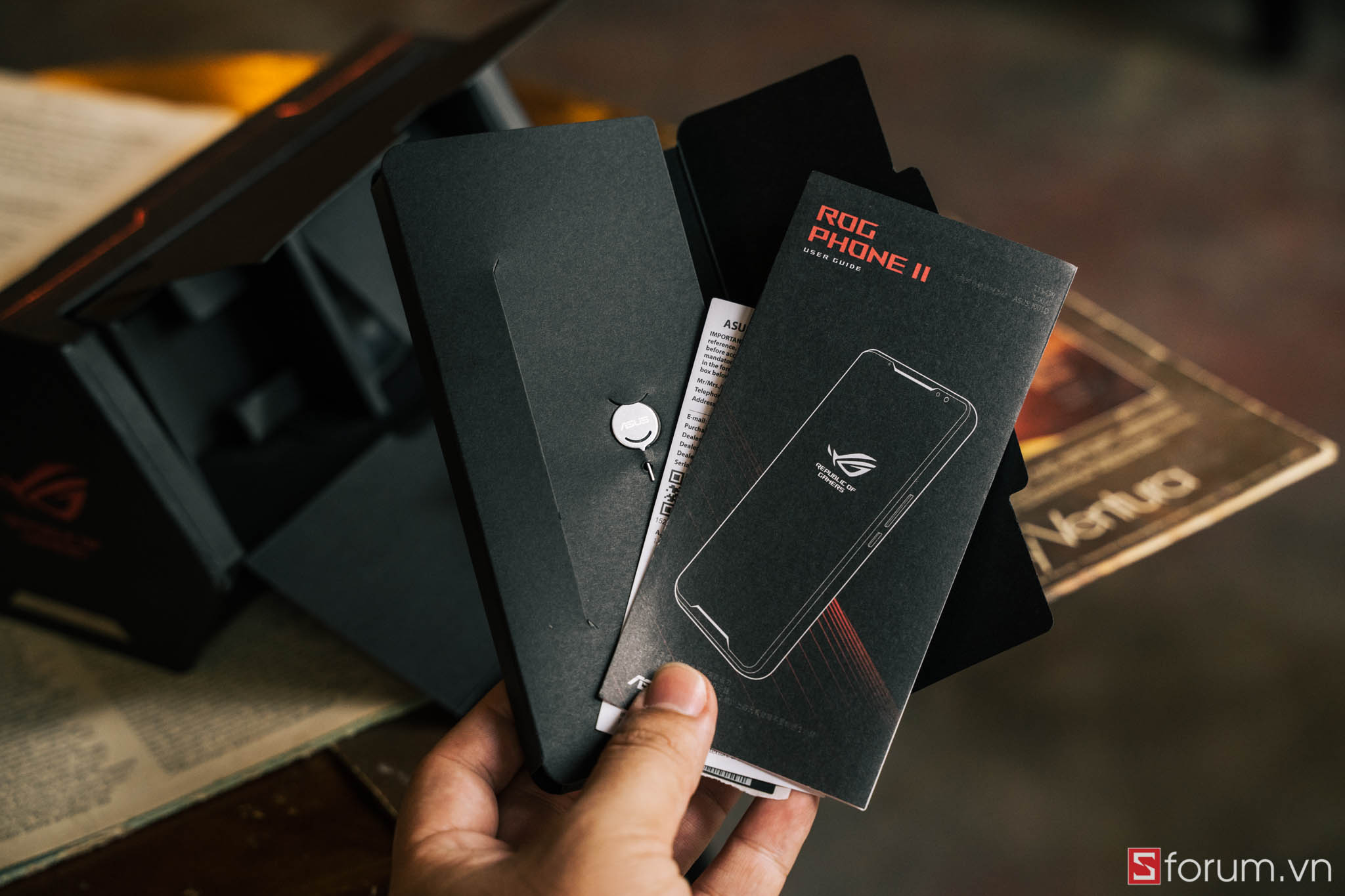 Mở hộp Asus ROG Phone 2