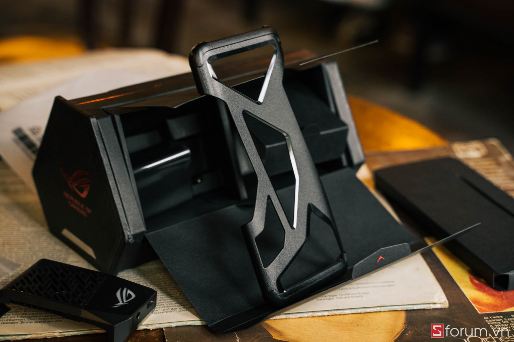 Mở hộp Asus ROG Phone 2
