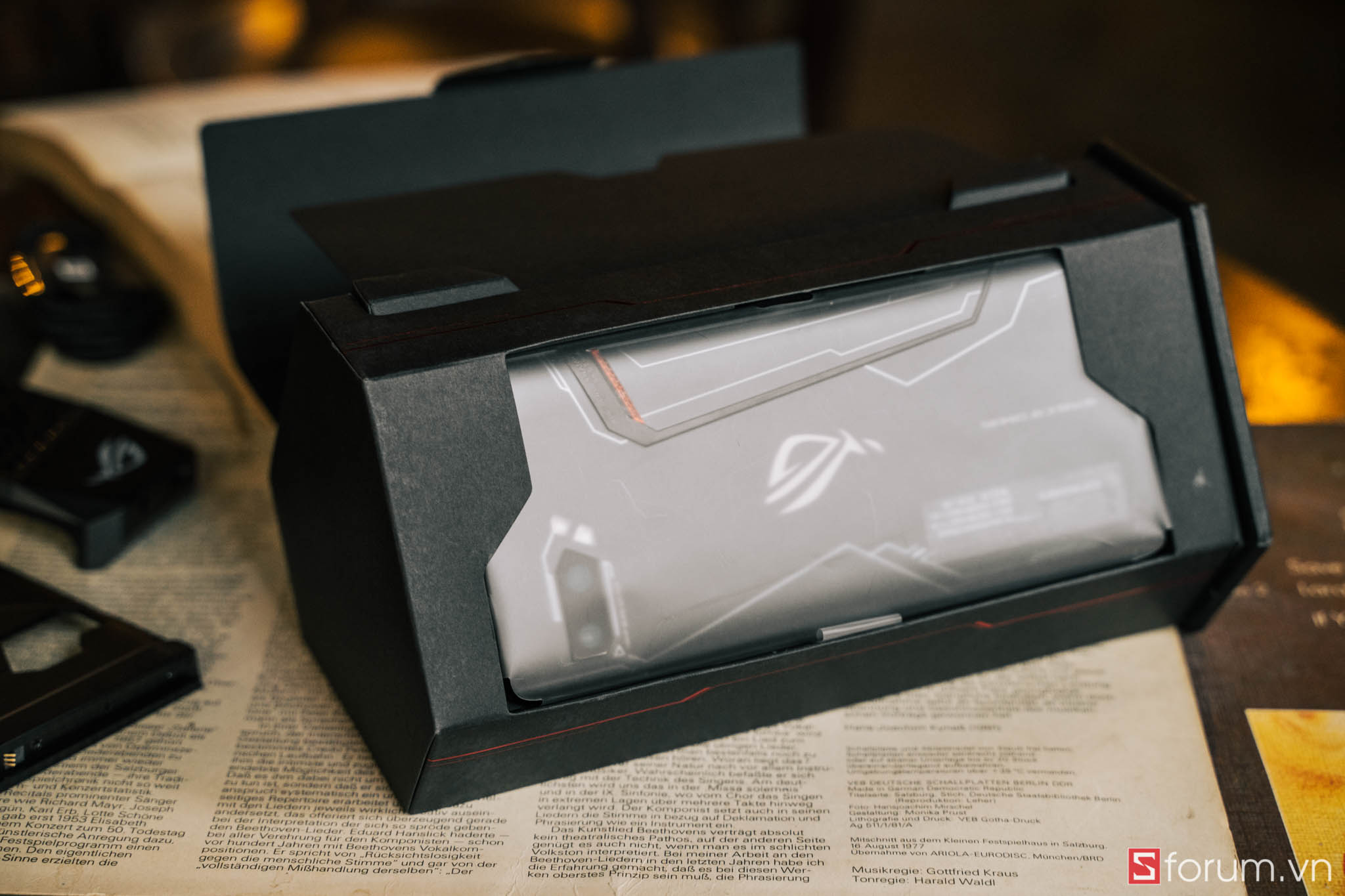 Mở hộp Asus ROG Phone 2
