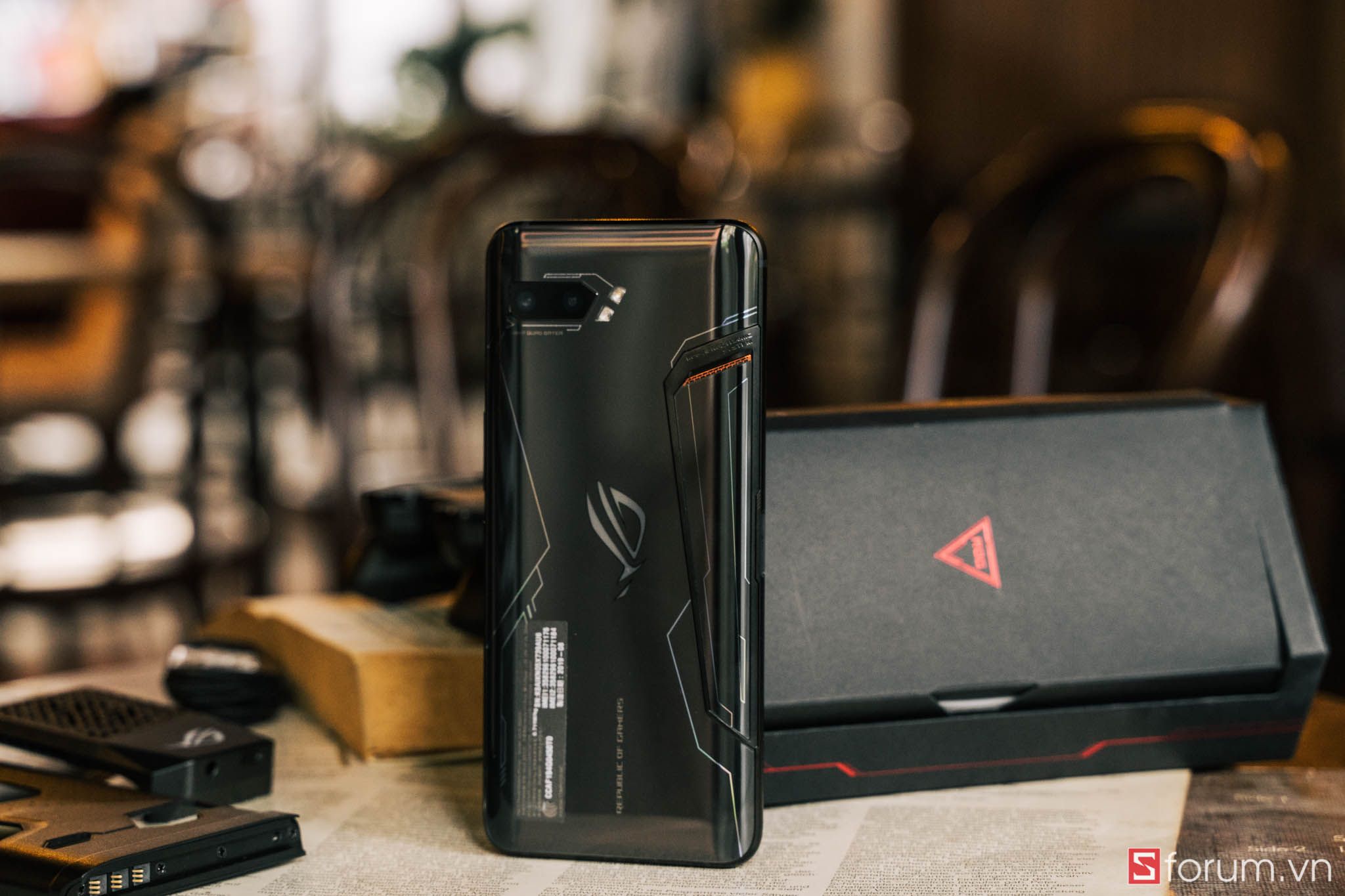 Mở hộp Asus ROG Phone 2