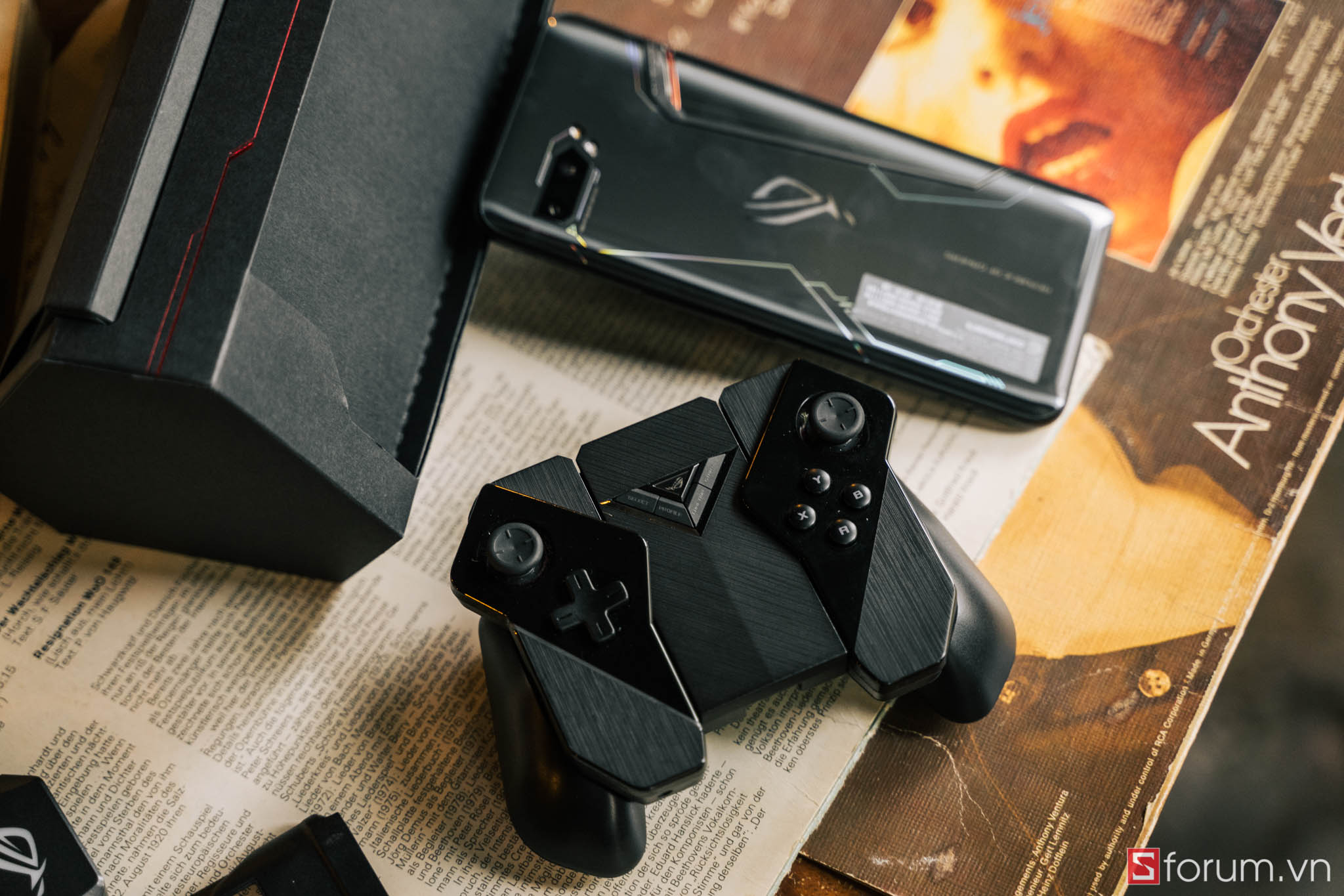 Mở hộp Asus ROG Phone 2
