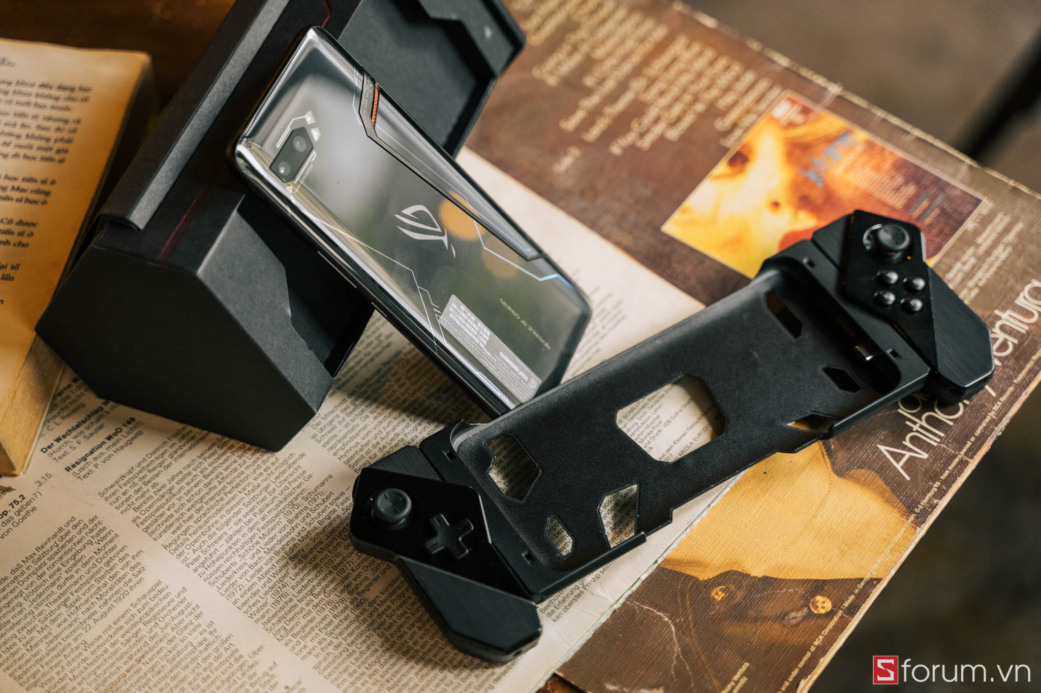 Mở hộp Asus ROG Phone 2