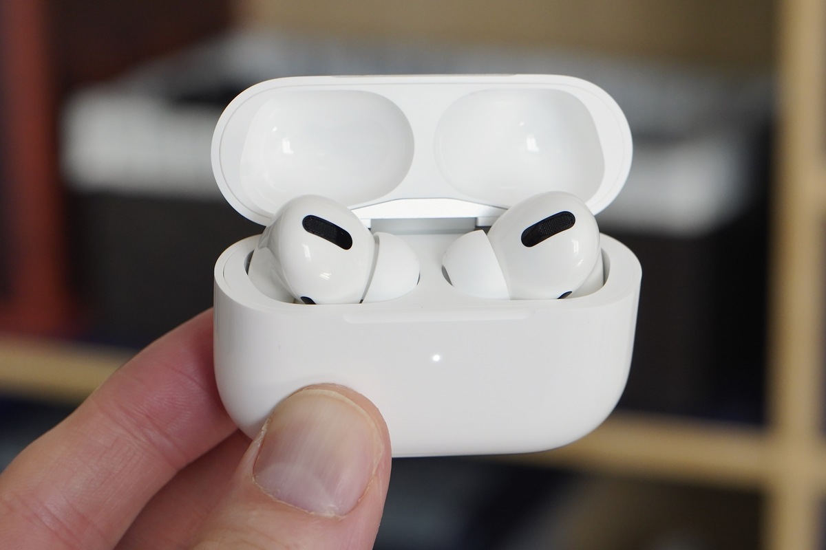 Sforum - Trang thông tin công nghệ mới nhất airpods-2-4 Đặt trước tai nghe AirPods Pro tại CellphoneS nhận quà hấp dẫn, có cả thu cũ đổi mới 