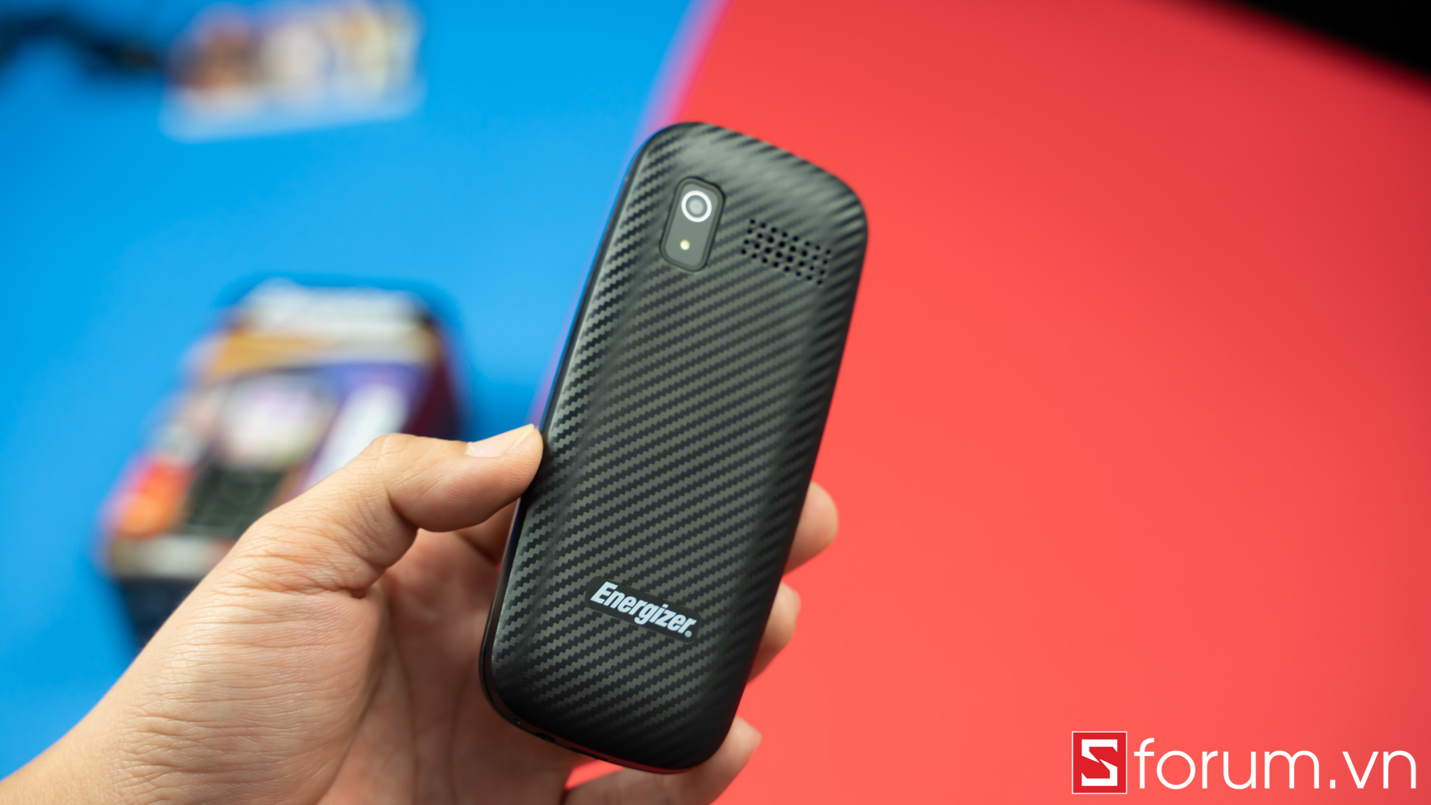 Sforum - Trang thông tin công nghệ mới nhất 4-đá-7-3 Trên tay nhanh 4 mẫu điện thoại "nồi đồng, cối đá" đến từ Energizer 