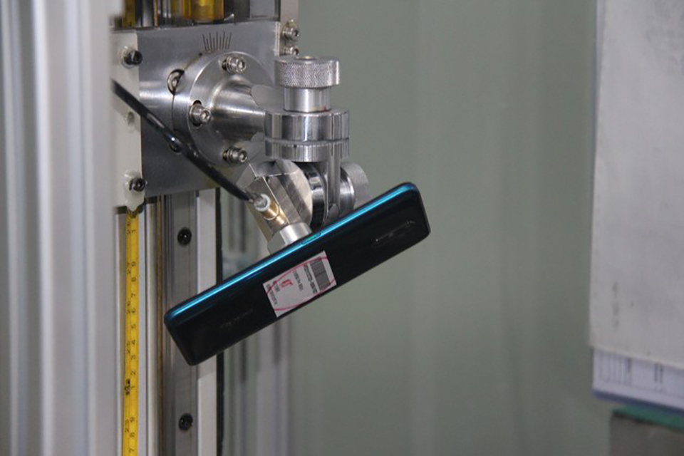 Sforum - Trang thông tin công nghệ mới nhất quy-trinh-san-xuat-smartphone-OPPO-1 Hình ảnh toàn bộ quy trình sản xuất một chiếc smartphone của OPPO 