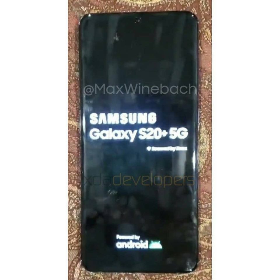 Sforum - Trang thông tin công nghệ mới nhất Galaxy-S20-Plus-5G-1 Galaxy S20+ 5G lần đầu lộ diện ngoài thực tế, xác nhận có 5 camera sau hình chữ nhật Sforum - Trang thông tin công nghệ mới nhất Galaxy-S20-Plus-5G-1 Galaxy S20+ 5G lần đầu lộ diện ngoài thực tế, xác nhận có 5 camera sau hình chữ nhật