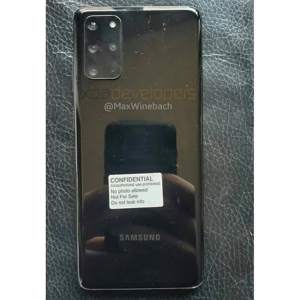 Sforum - Trang thông tin công nghệ mới nhất Galaxy-S20-Plus-5G-2 Galaxy S20+ 5G lần đầu lộ diện ngoài thực tế, xác nhận có 5 camera sau hình chữ nhật Sforum - Trang thông tin công nghệ mới nhất Galaxy-S20-Plus-5G-2 Galaxy S20+ 5G lần đầu lộ diện ngoài thực tế, xác nhận có 5 camera sau hình chữ nhật