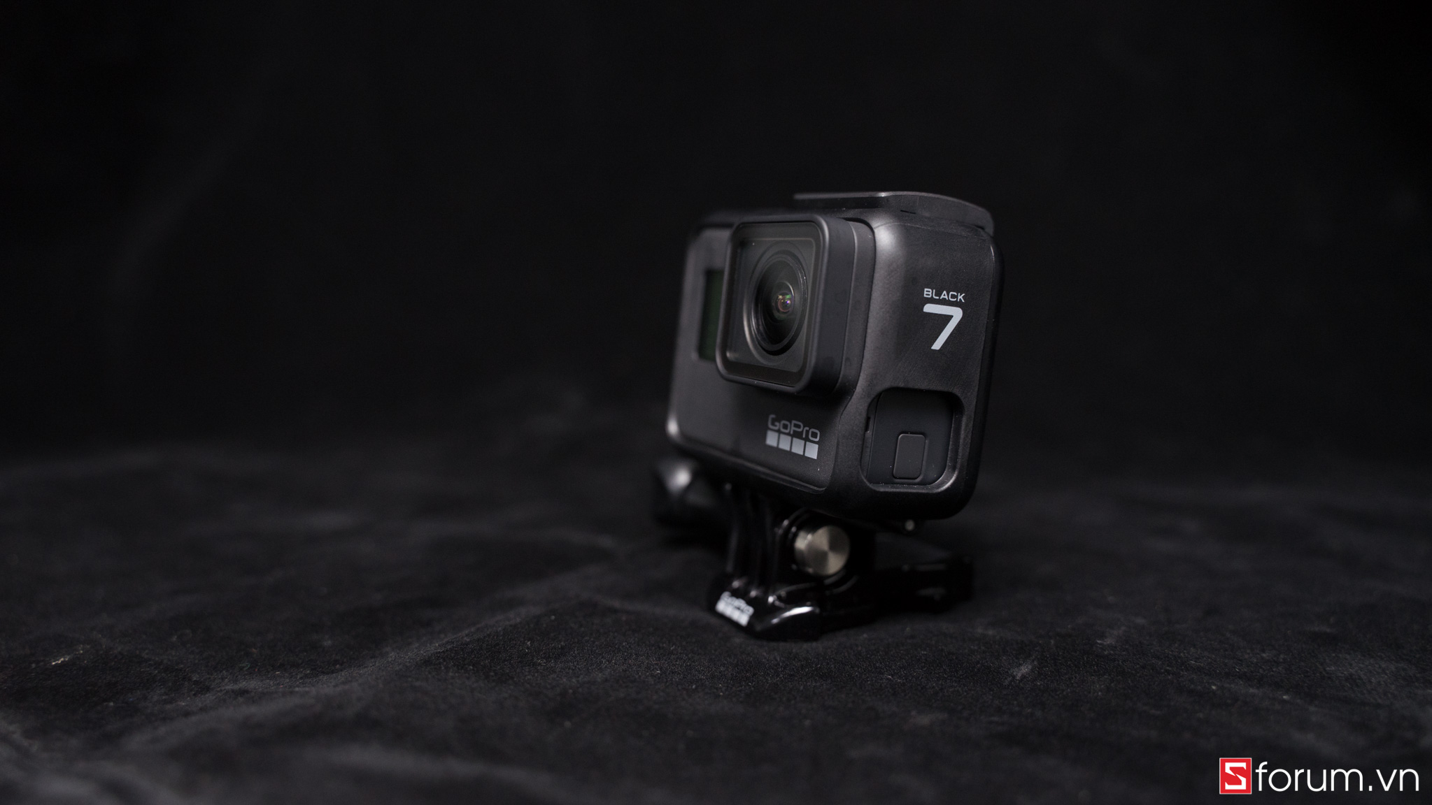 Sforum - Trang thông tin công nghệ mới nhất nhông-02112 5 Điều khiến GoPro Hero 7 Black là action cam đáng mua tầm giá 8 triệu Sforum - Trang thông tin công nghệ mới nhất nhông-02112 5 Điều khiến GoPro Hero 7 Black là action cam đáng mua tầm giá 8 triệu