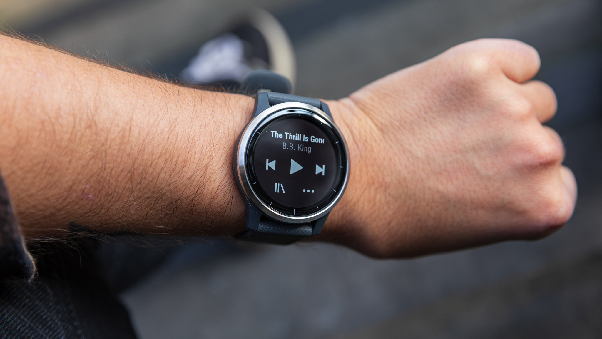 Sforum - Trang thông tin công nghệ mới nhất ĐH-4 Đánh giá Garmin Vivoactive 4: Công cụ theo dõi sức khỏe chuẩn xác 