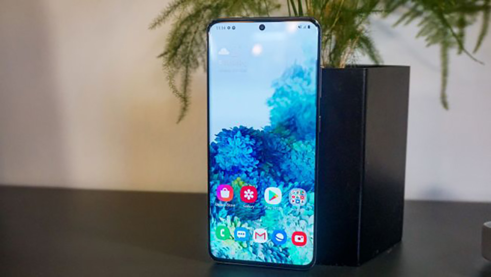 Sforum - Trang thông tin công nghệ mới nhất Galaxy-S20-2 So sánh Galaxy S20 và iPhone 11 Pro: Sự khác biệt là gì giữa hai siêu phẩm? 