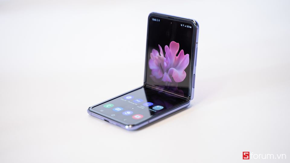 Sforum - Trang thông tin công nghệ mới nhất Galaxy-Z-Flip-ra-mat-tai-Viet-Nam-12 Samsung chính thức ra mắt smartphone màn hình gập Galaxy Z Flip tại Việt Nam, giá 36 triệu 