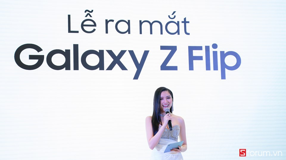 Samsung chính thức ra mắt smartphone màn hình gập Galaxy Z Flip tại ...