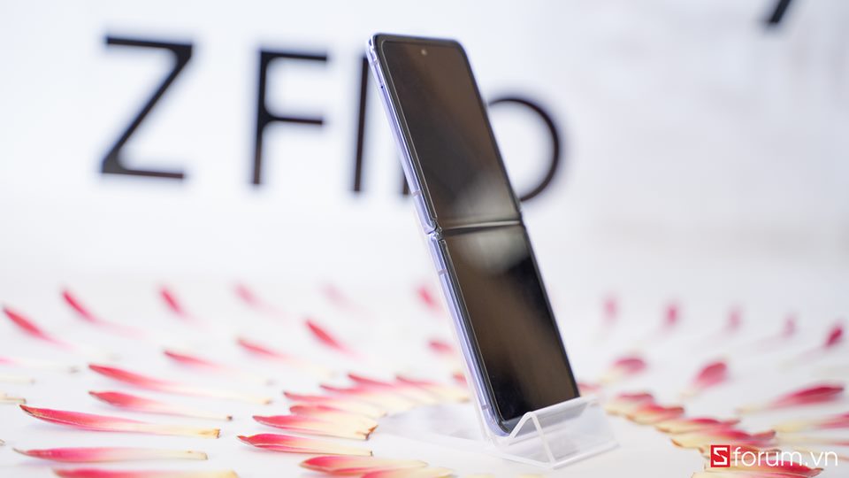 Samsung chính thức ra mắt smartphone màn hình gập Galaxy Z Flip tại ...