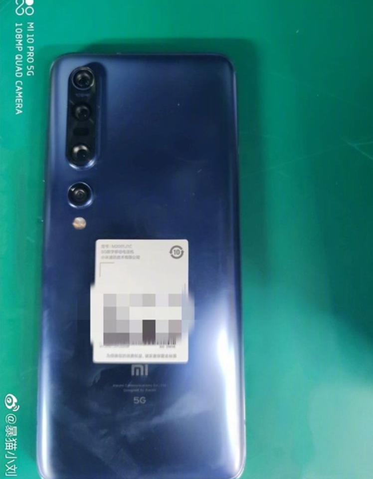 Sforum - Trang thông tin công nghệ mới nhất Xiaomi-Mi-10-lo-anh-4 Những hình ảnh trên tay thực tế Mi 10 Pro xuất hiện, xác nhận sạc nhanh 65W, ra mắt ngày 18/02 